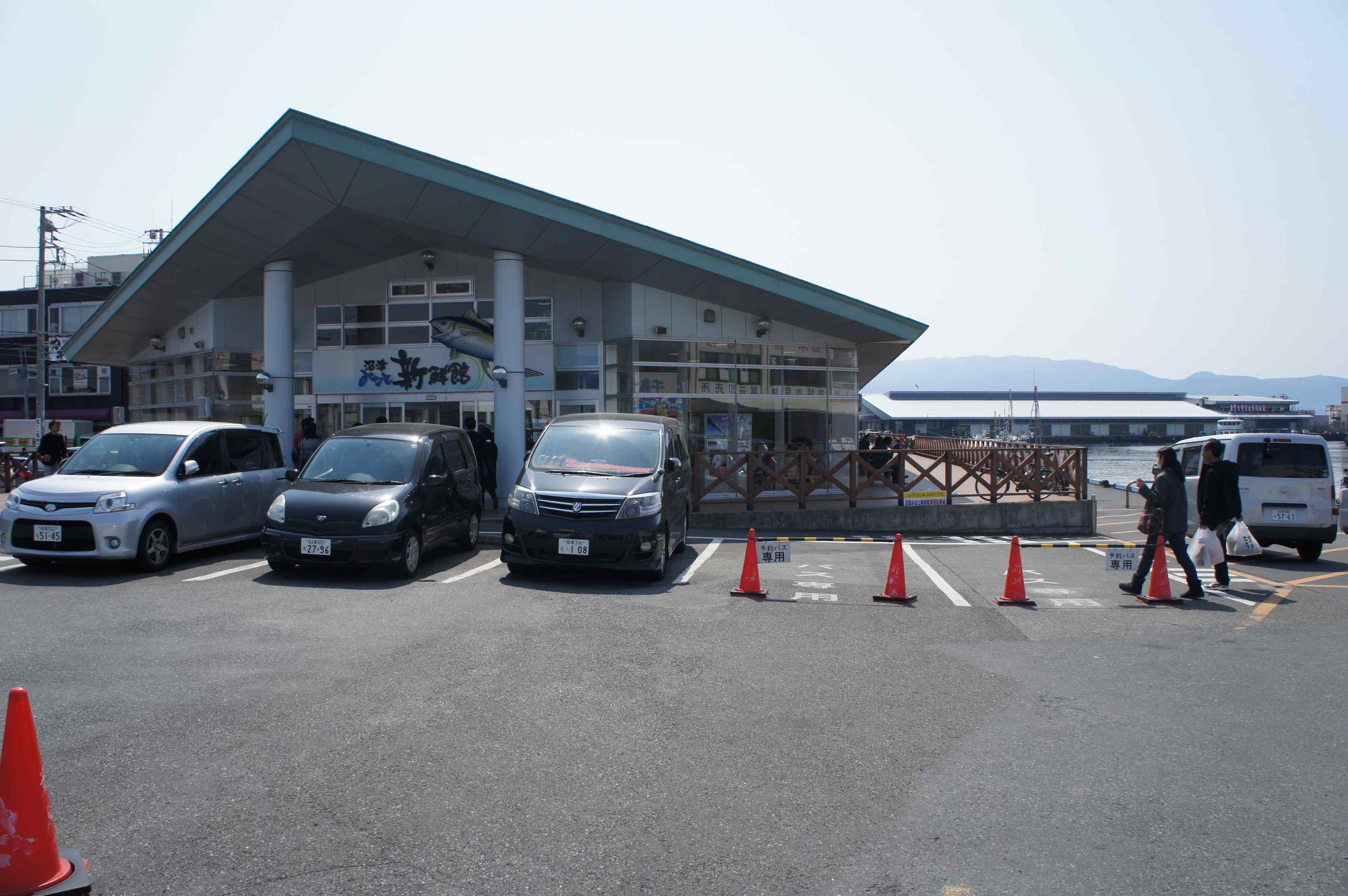 還有水族館 許多遊客從縣外參觀了港 沼津港 備忘錄的愛情之旅